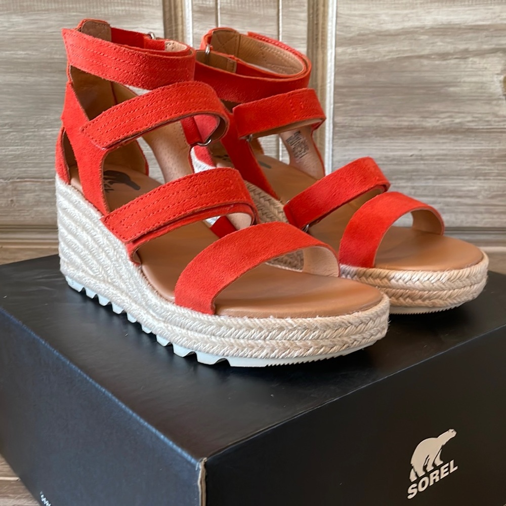 NWT! SOREL Cameron Wedge Multi Strap  Womens 8 signal red!